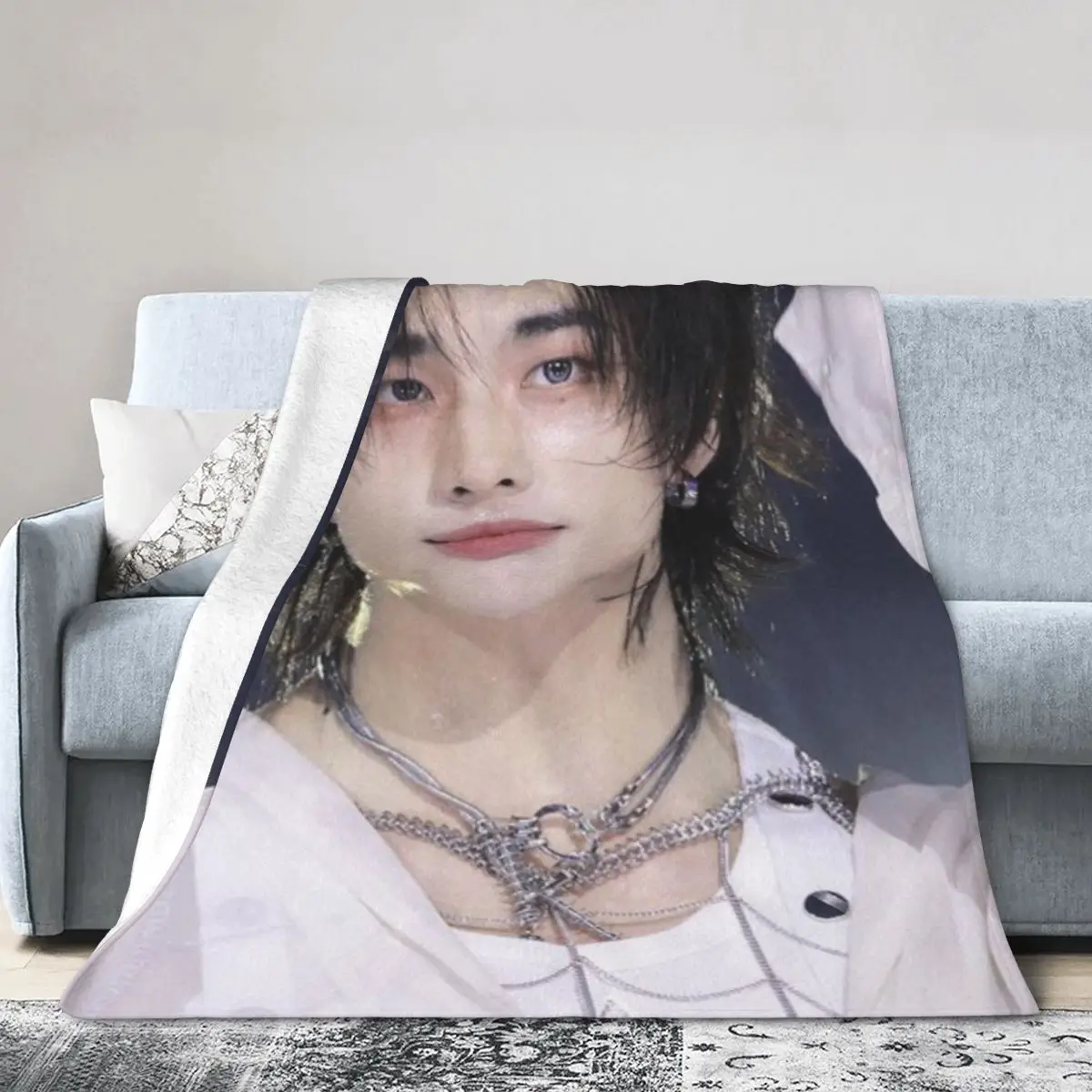 Фото Hot-KPOP-Like-Stray-K-Kids-Hyunjin Одеяло Фланец Текстильный Декор Портативный Супермягкий Плед для Домашнего Офиса Плюшевое Тонкое Одеяло №5