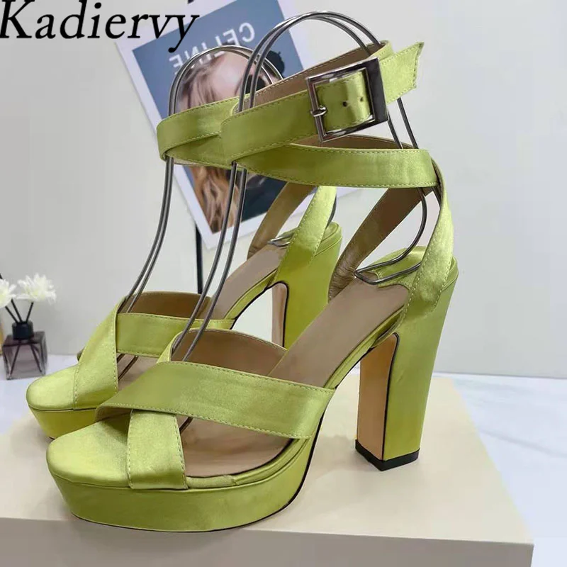 

Босоножки женские атласные на высоком каблуке, пикантные сандалии-гладиаторы с жемчугом, свадебная обувь на массивном каблуке, лето