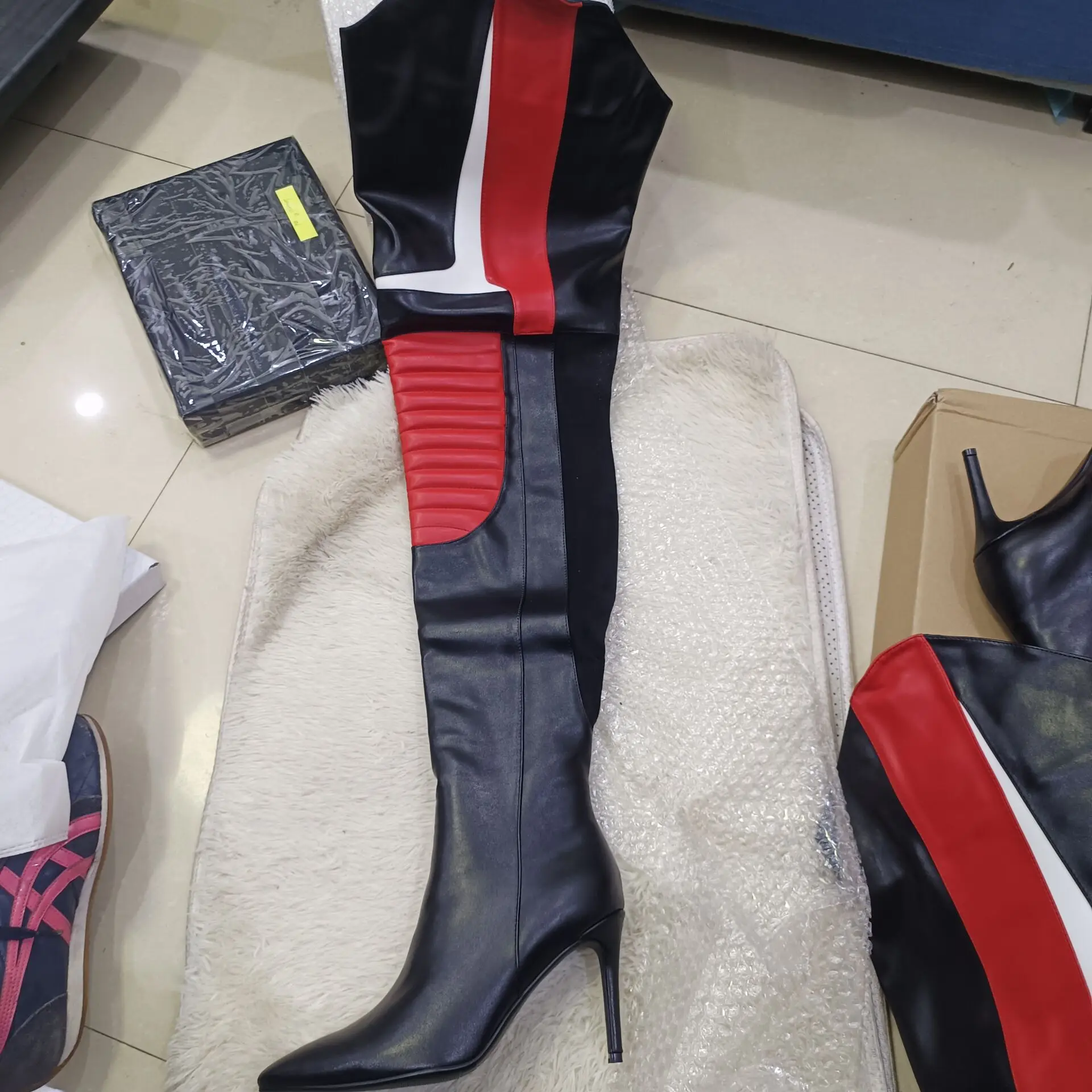 2025 женские сапоги пикантные лоскутные выше колена на высоком каблуке большие