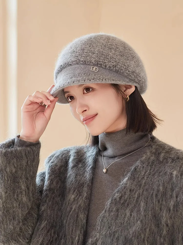Женская зимняя шапка новинка 2024 для защиты от холода теплая мам универсальная