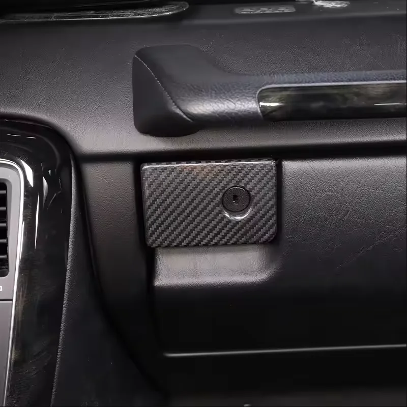 Фото Для Mercedes-Benz G-класса W463 2013-2018: Накладка на крышку перчаточного ящика пассажира (внутренние аксессуары) №5