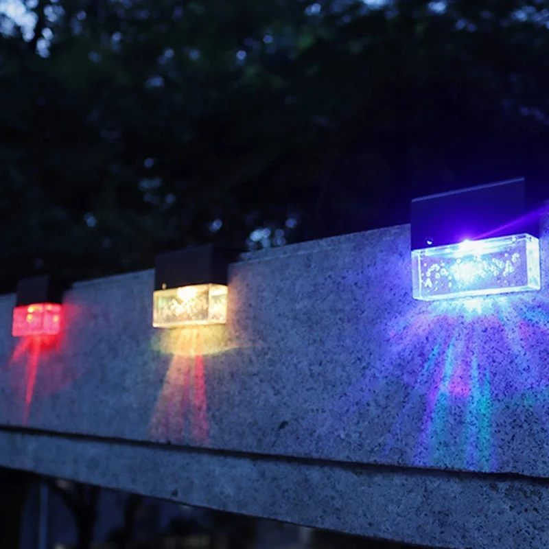 Светодиодный светильник для забора на солнечной батарее уличный декоративный RGB