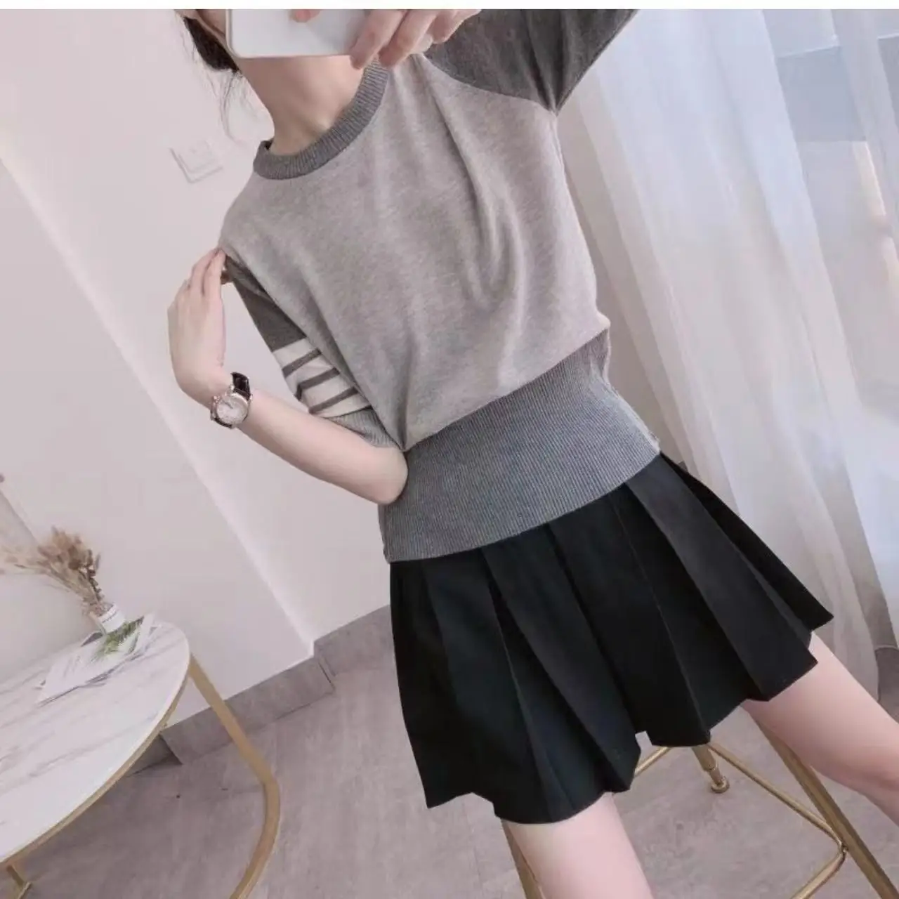 

Knitted Short-Sleeved Women's Spring New Color Matching Round Neck And Half Sleeves Are Slim And Thin Gray T-Shirt Tops