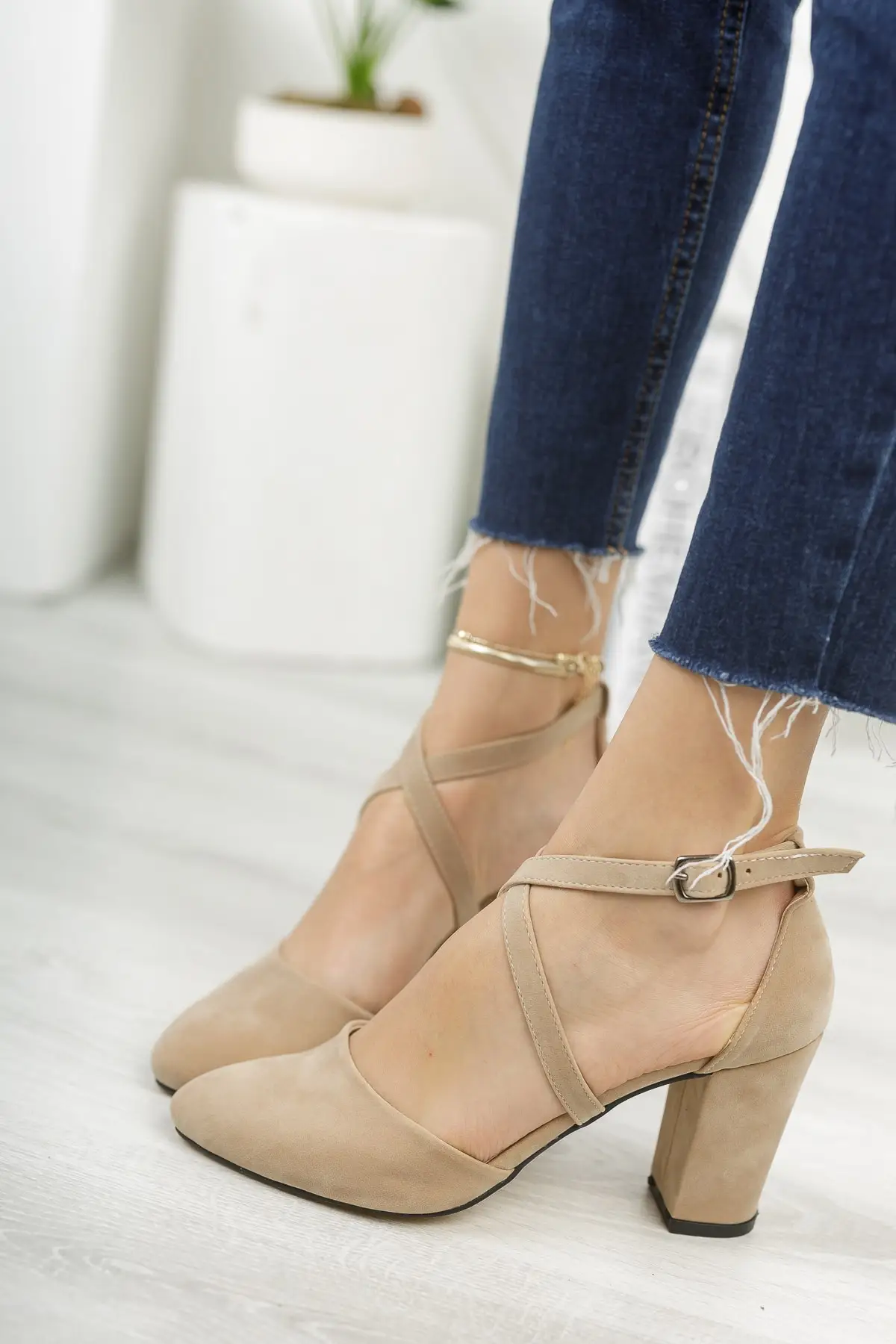 

Ivory 9 Cm high heels cross band women shoes ivory women sandals