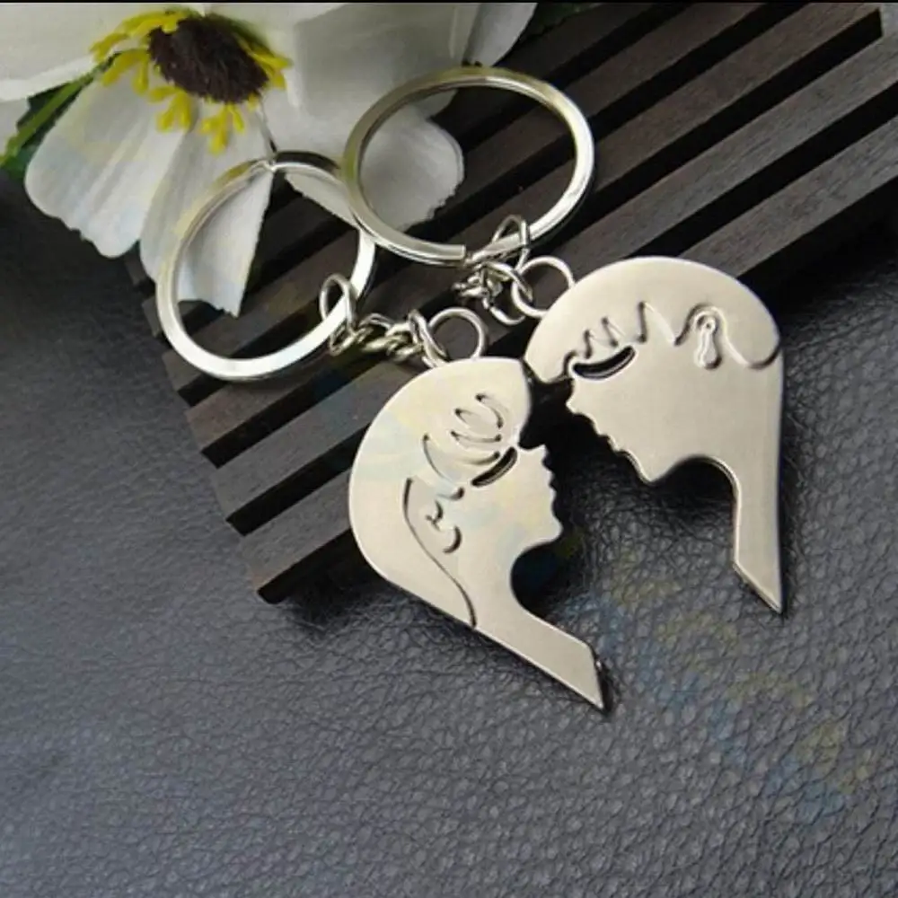 

1pcs Christmas Keyring Heart-shaped Puzzle Keychains Metal Xmas Charm Gift Valentine's Day Present For Key Accessories
