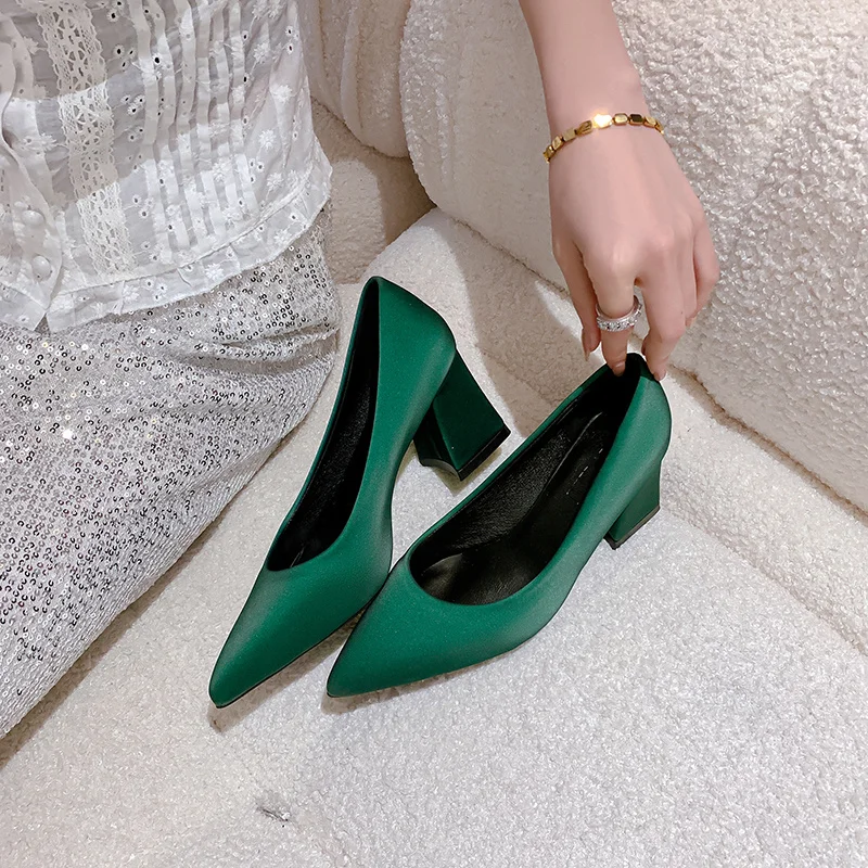 2023 Summer New Fashion Pointed Simple Solid Color Professional Work Large Heels Women Versatile Single Shoes Women's