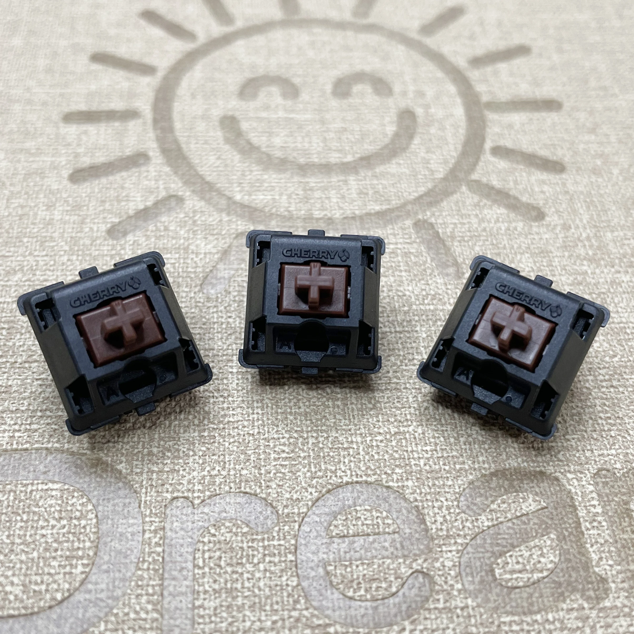 

New Spot Cherry Hyperglides Five-pin Brown Switch