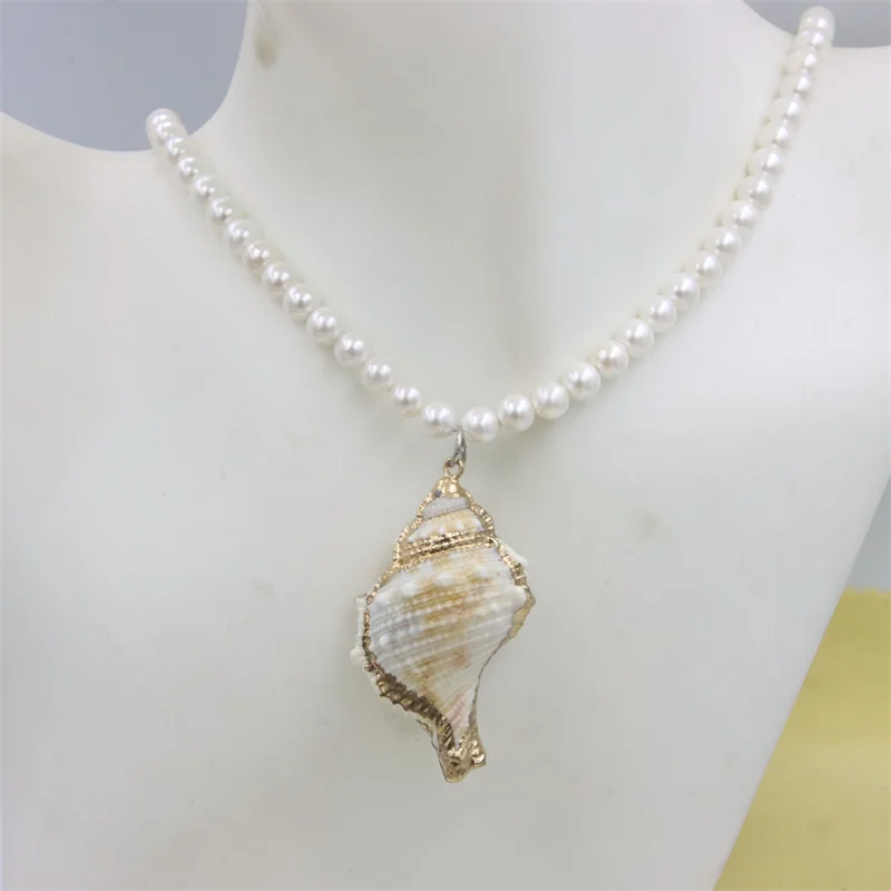 

Exaggerated Jewelry Alloy Chain Simple Luxury Natural Sea Snail Shape Shell Pearl Short Dangle Necklace Design Women Charms Gift