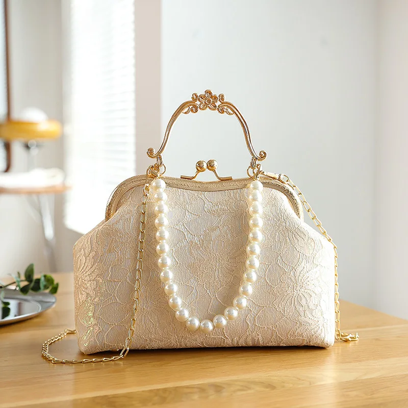

Vintage Purse Shell Kisslock Purse and Handbag 23KSBG18