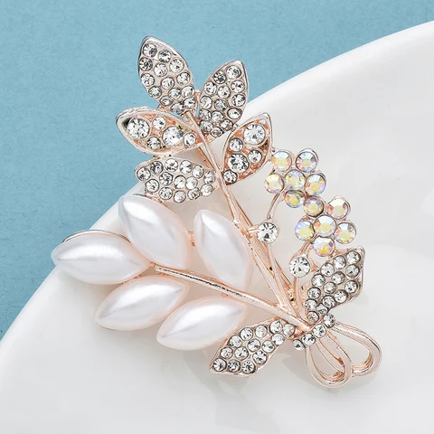 Броши Wuli&baby с жемчужным цветком