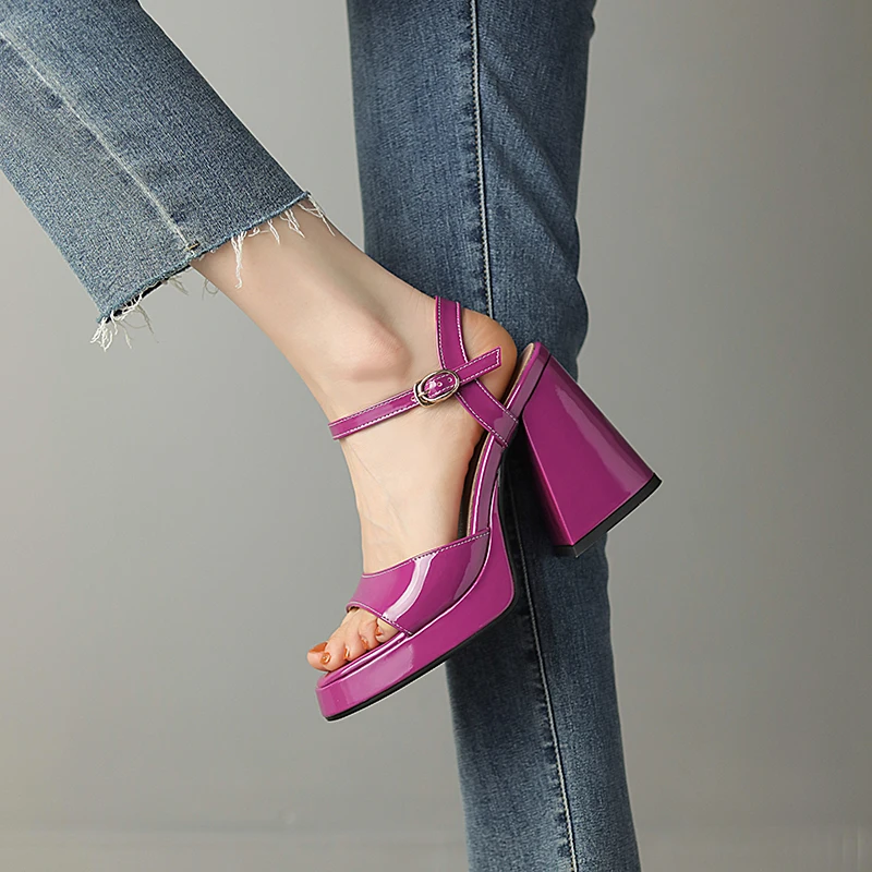 2023 new Women sandals plus size 22-26.5cm patent leather+Microfiber thick heel sandals women summer shoes Europe and America