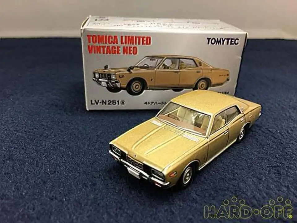 Модель автомобиля Tomica Limited Neo 1/64