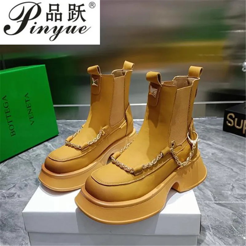 

Женские винтажные кожаные ботинки Martens, Осенние мотоциклетные ботильоны в британском стиле с высоким верхом и цепочкой, ботинки на платформ...