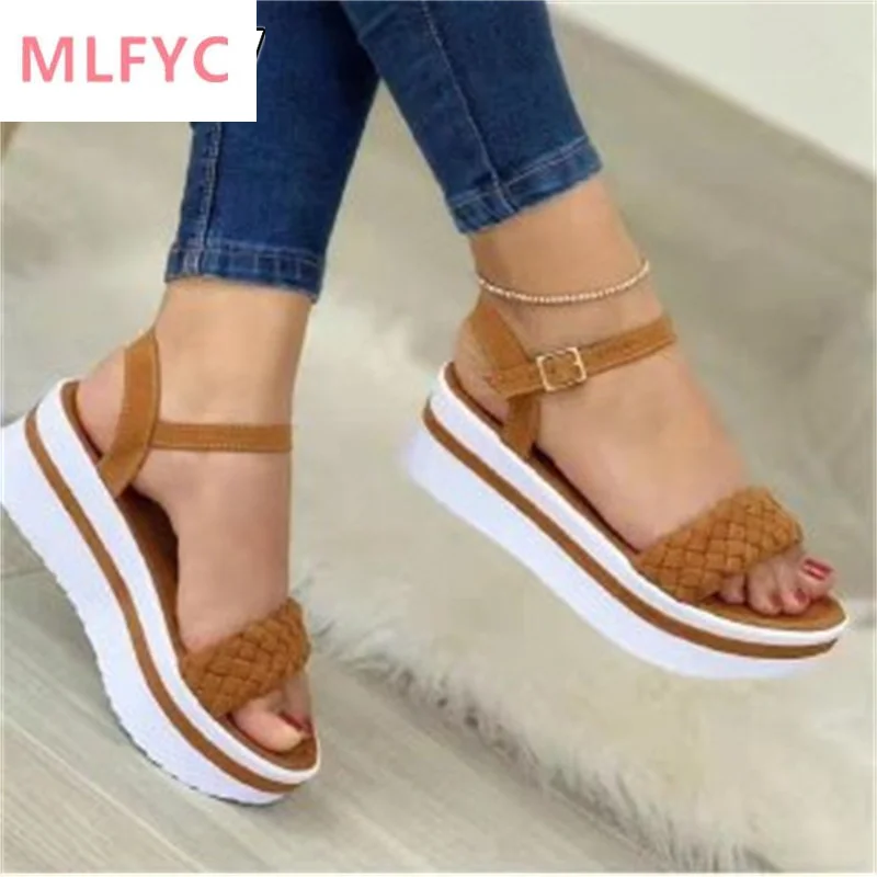 

Spot large size women's 2022 summer new casual buckle women's sandals woven fish mouth fashion sandals wholesale