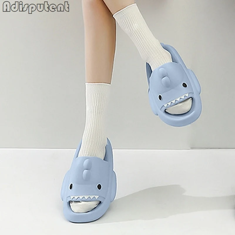 

New Shark Slippers Women Summer Cartoon Shark Slides Sandals Soft EVA Outdoor Home Slippers Beach Flip Flops Fashion Men Slipper