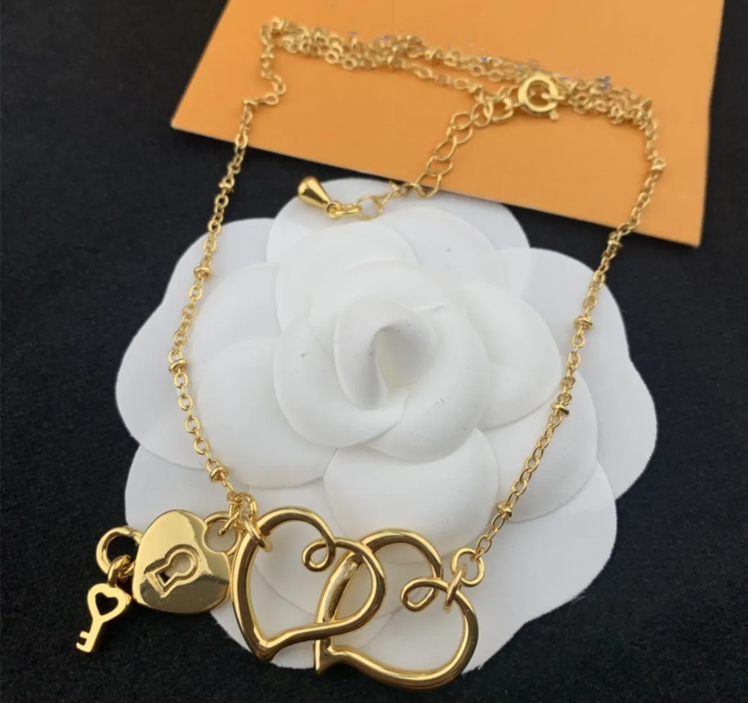 

European and American fashion Love Pendant Necklace