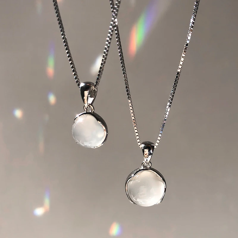 Luxury Silver Plated White Round Moonstone Pendant Necklaces Women Jewelry Clavicle Chain Imitation White Jade Charm Necklace