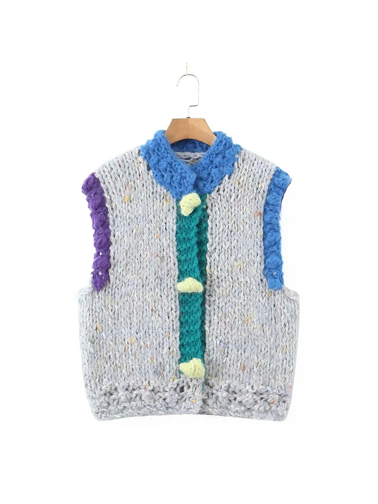

PB&ZA Women New Fashion Handmade Knitted Sweater Vest Stereo Buckle Retro Sleeveless All-match Casual Female Waistcoat Chic Tops