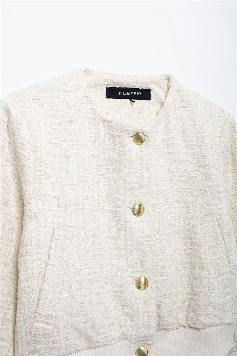 Куртка-бомбер женская текстурированная на весну и осень