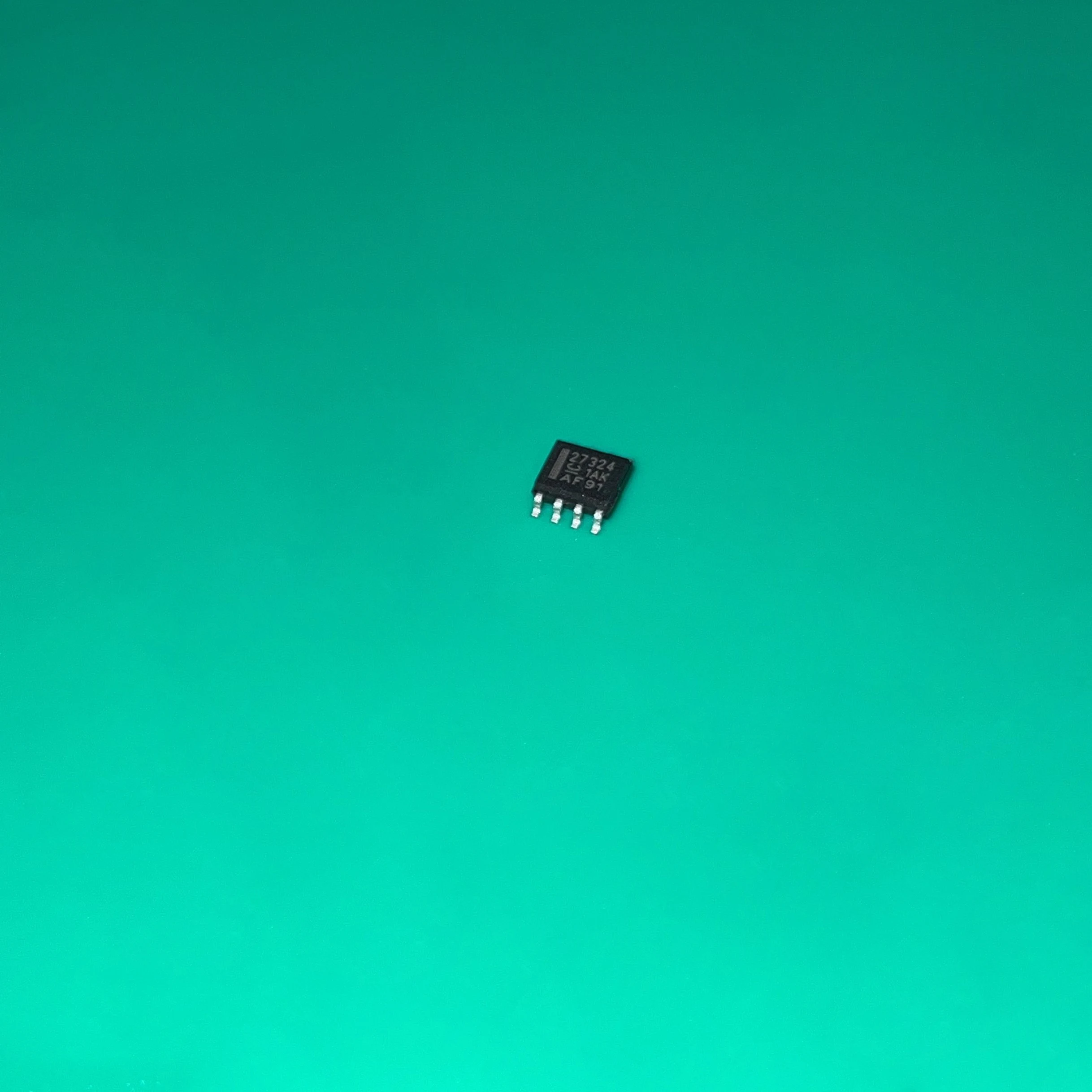 

10 шт./лот UCC27324DR SOP8 UCC 27324 DR IC GATE DRVR LOW-SIDE 8soic UCC27324DRG4 UCC27324DG4 UCC 27324DR UCC27324D RG4 UC27324DR