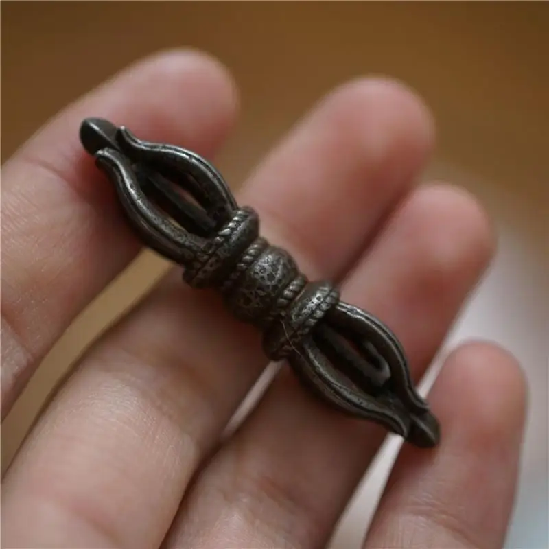 

Статуя Будды из метеорита Dorje Phurpa Faqi