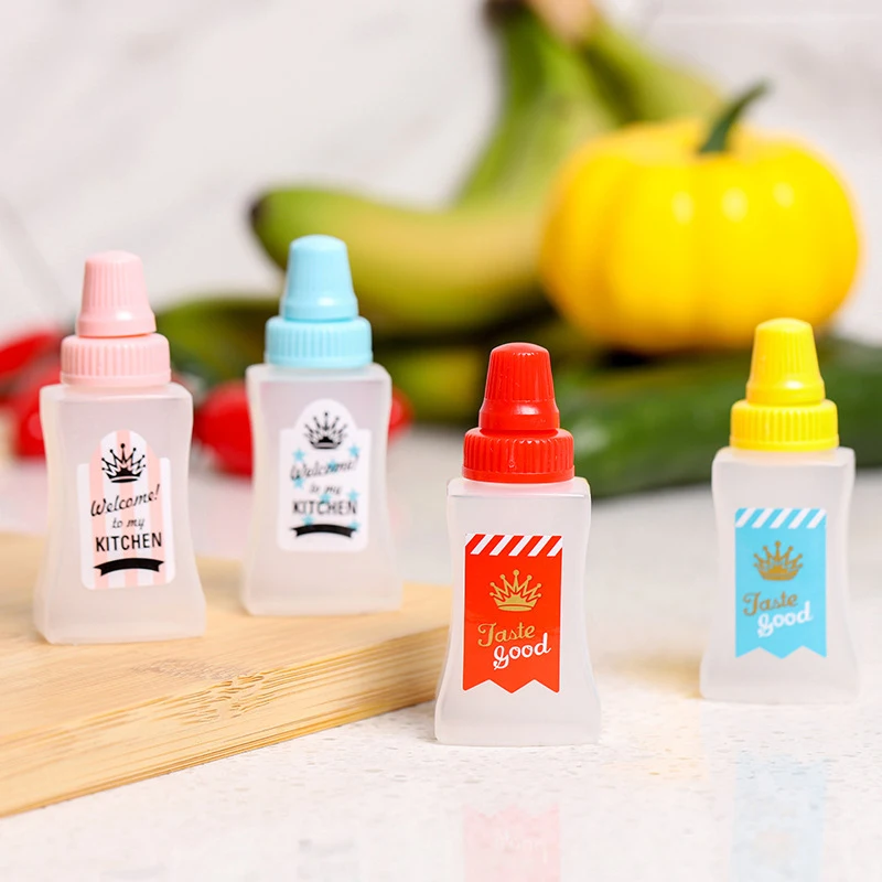 

8Pcs Dressing Bottle Mini Tomato Salad Bottle Small Dressing Container Seasoning Storage Bottle Dressing Separately Tank