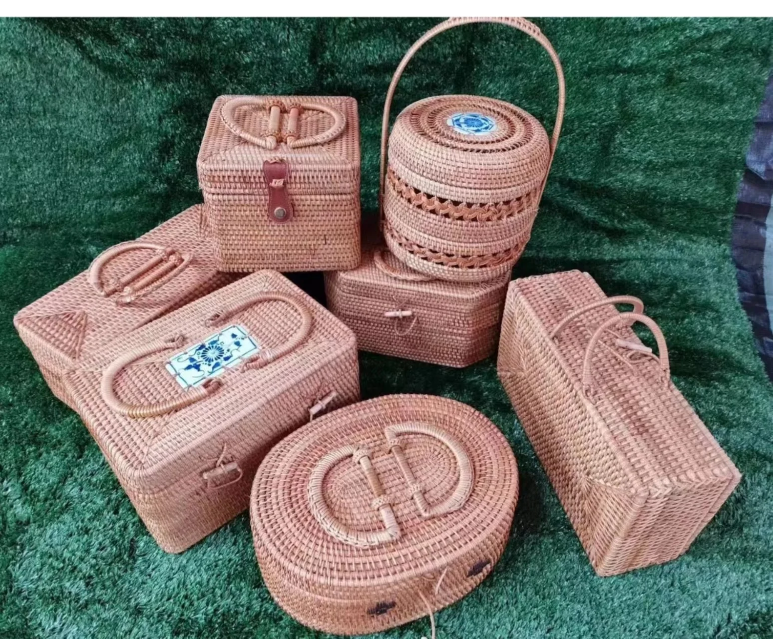 

Настольная корзина для хранения косметики
