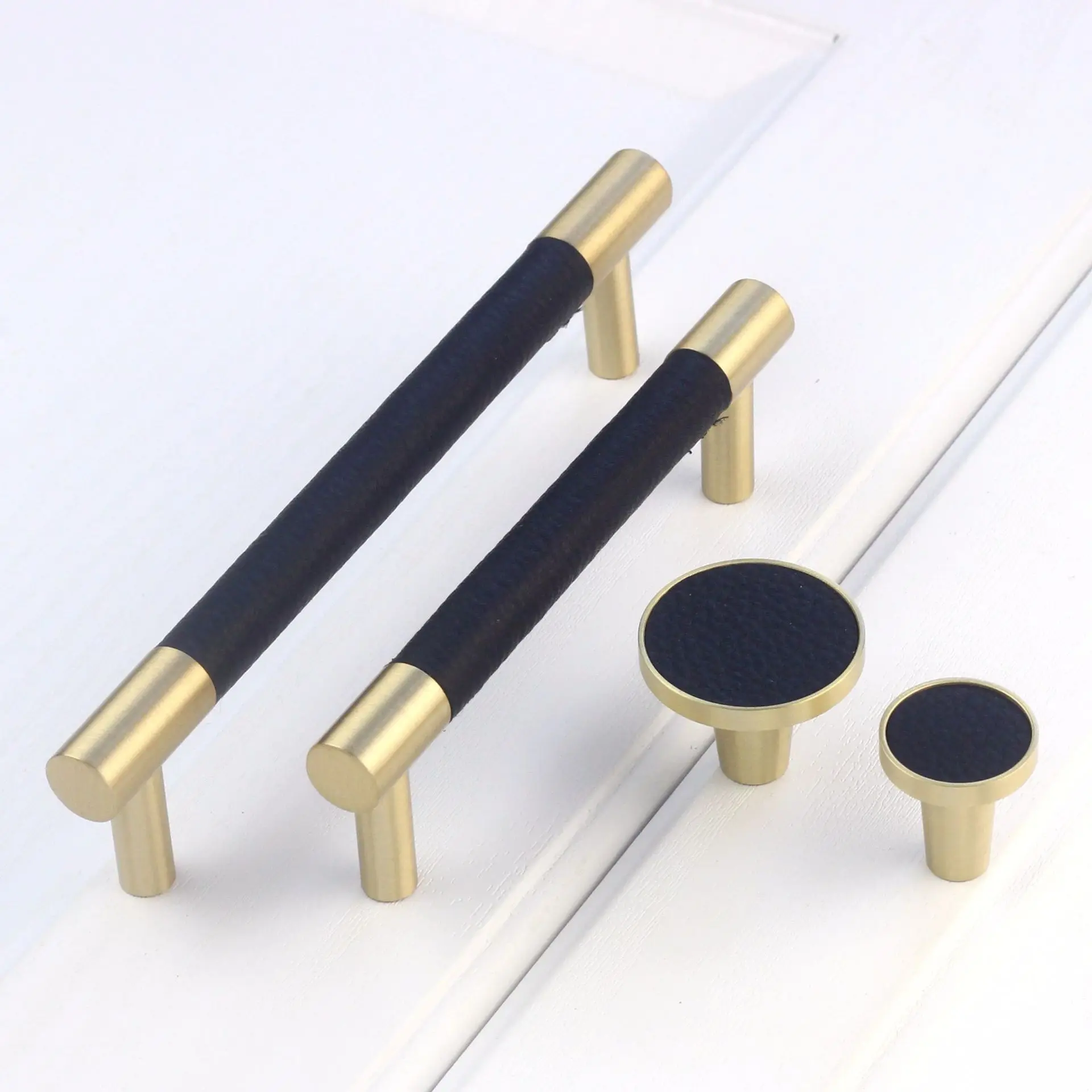 

Cow Leather+brass natural Handles Drawer Cabinet Knobs Kitchen Door Handle Cupboard Wardrobe Pull Handles Furniture Fittings