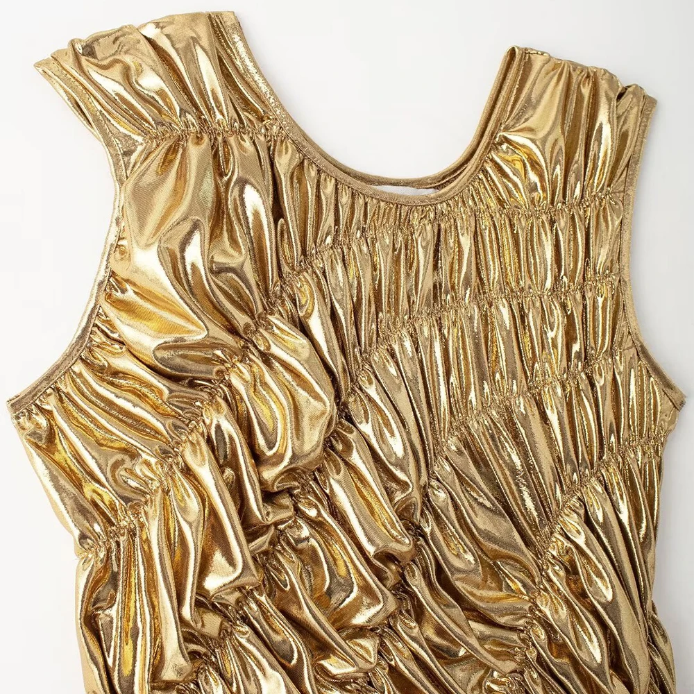 Женское приталенное платье с круглым вырезом без рукавов