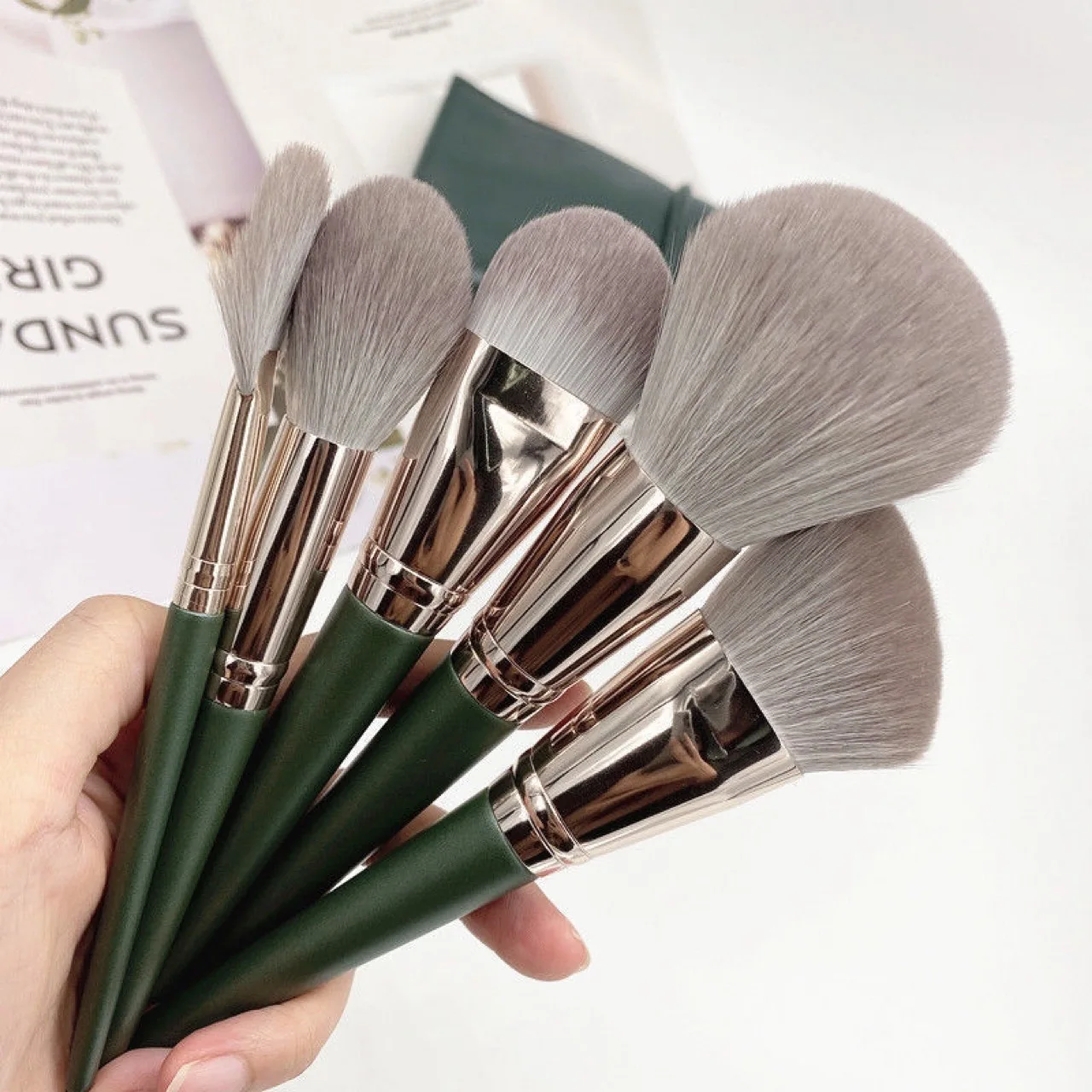 

14Pcs Makeup Brushes Set Large Fluffy Soft Eye Shadow Foundation Brush Women Cosmetic Powder Blush Blending Beauty Make Up Tools