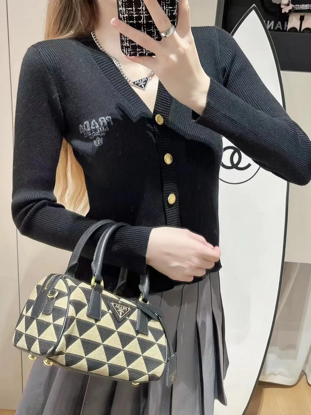 женский кардиган Prada на осень и зиму свитер мягкие подходящие кардиганы вязаные