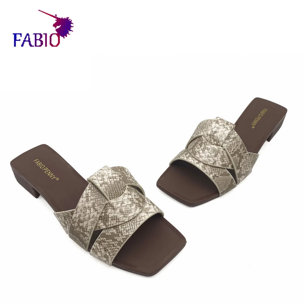 Летние тапочки с мягкой поверхностью на низком каблуке женские для ужина узором