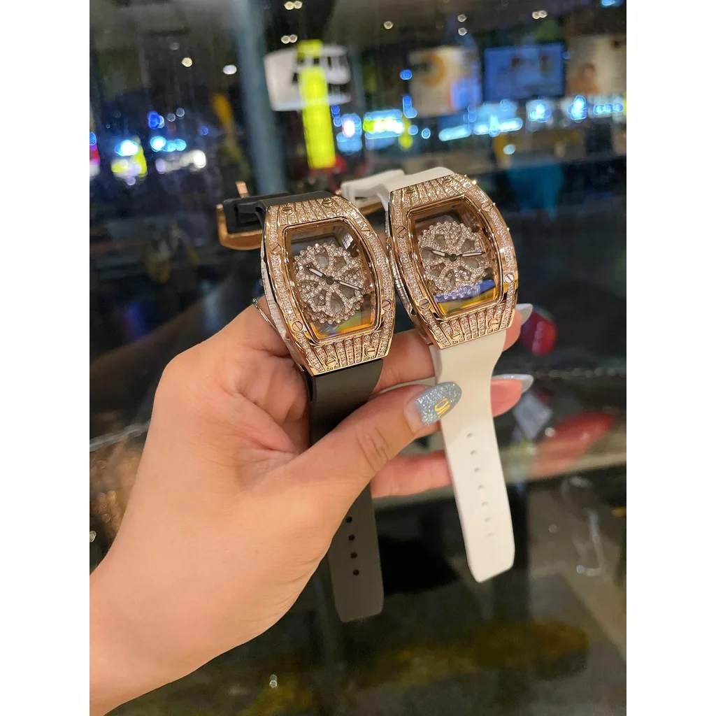 

Спортивные импортные автоматические женские часы 32 мм * 46 мм, женские механические белые резиновые ремешки, сапфировые бриллианты