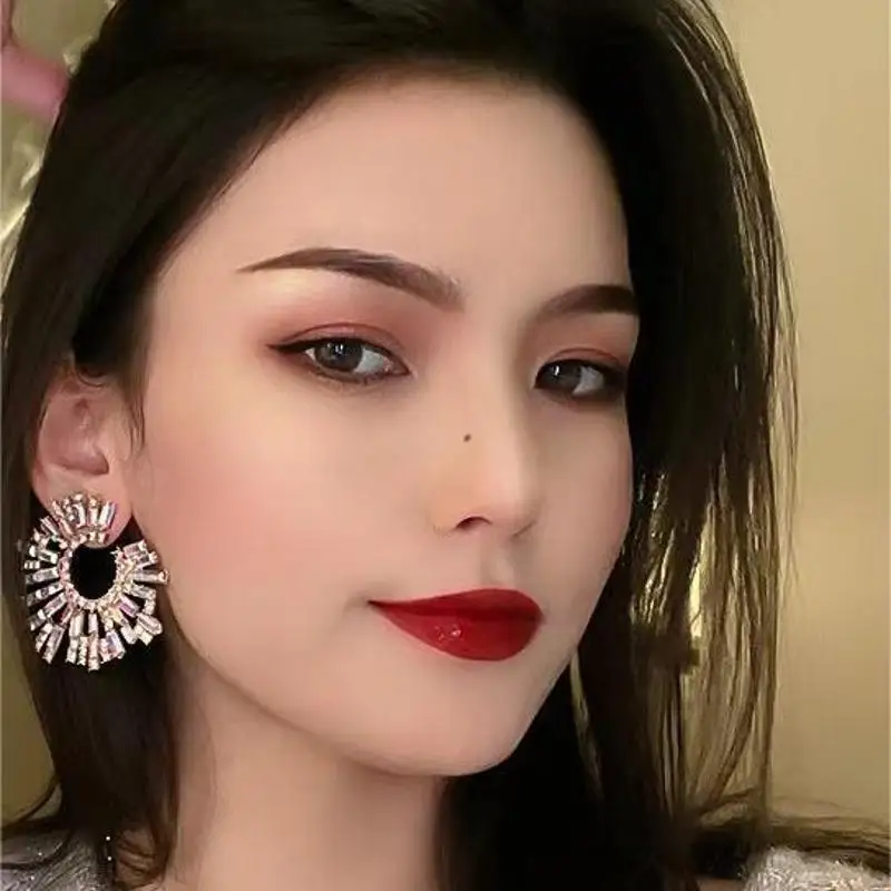 UILZ блестящие квадратные циркониевые U-образные серьги для женщин