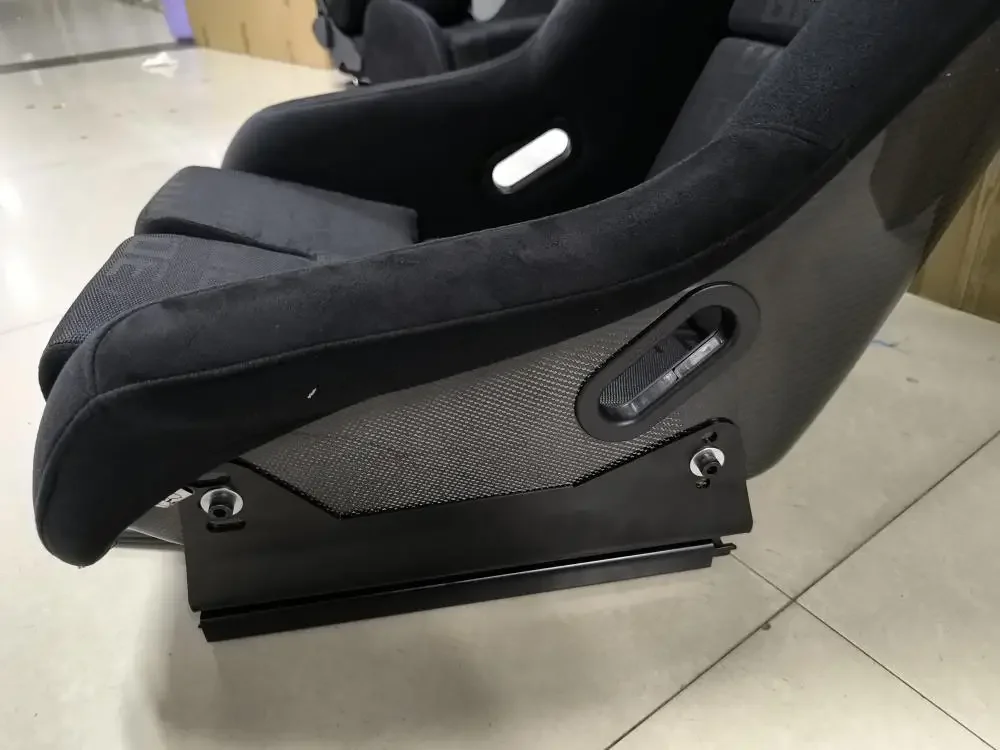 Регулировка сиденья автомобиля BRIDE из углеродного волокна до и после