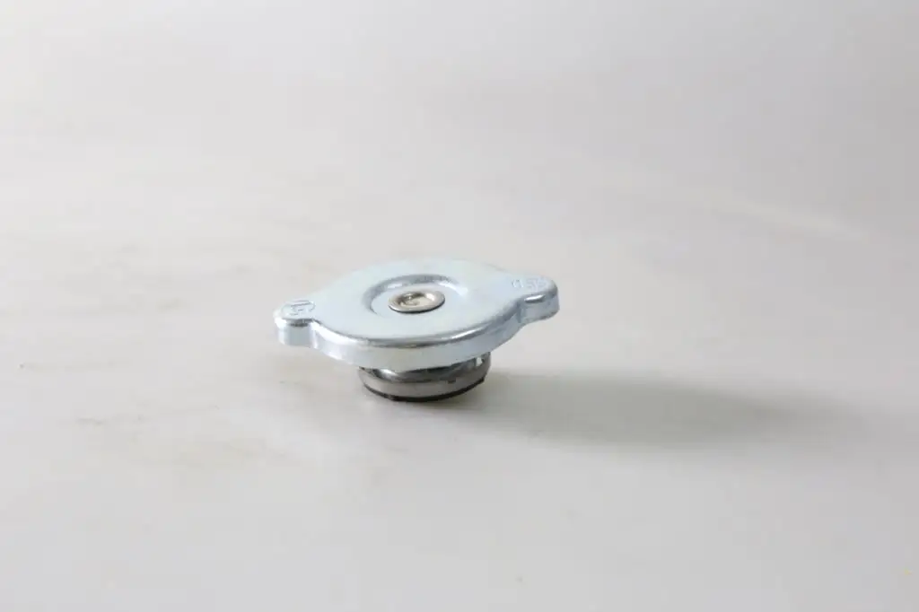 Крышка радиатора для экскаватора 20Y-03-22110 запасные части