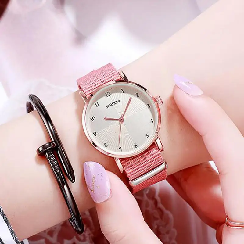 

Fashion Round Quartz Digital Dial Casual Wrist Watches Fabric Strap Fashionable Clock for Waterproof Wristwatch for Women