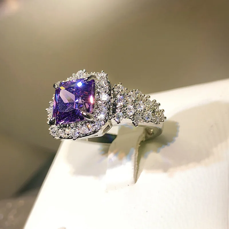 

Luxury Fashion Super Sparkling Ring with Purple Gemstones Bright Full Zircon Ring Jewelry for Women Engagement Jewelry