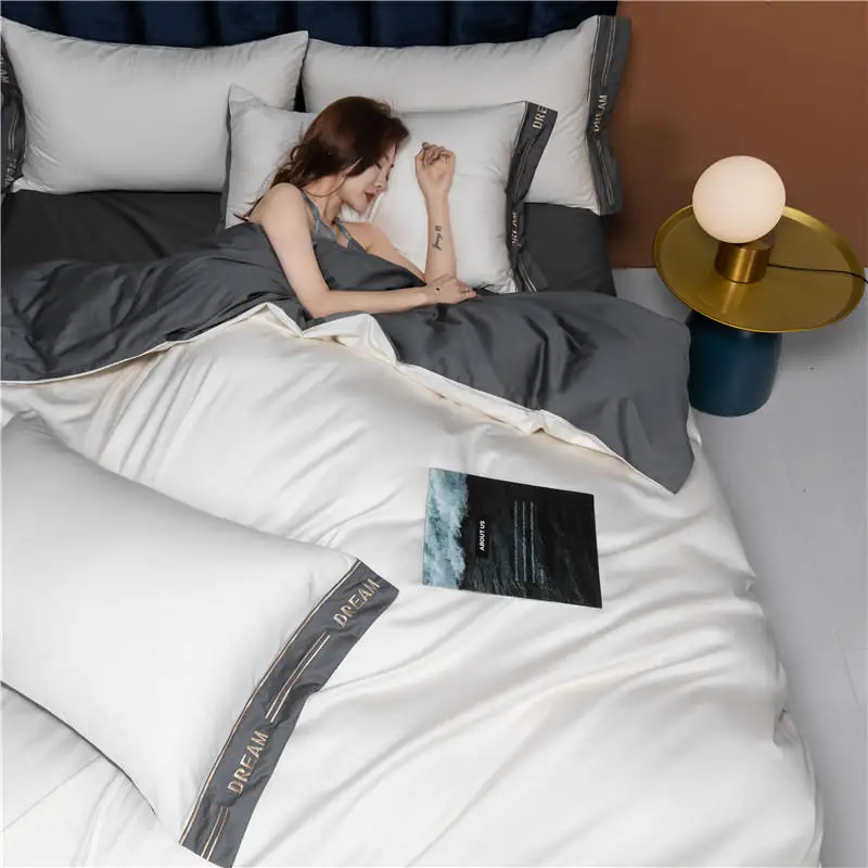 Комплект постельного белья с вышивкой бежевого и серого цвета из египетского