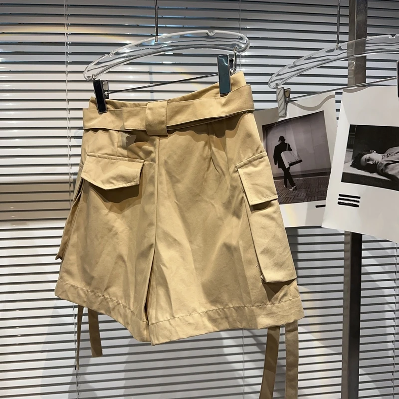 Retro Side Large Pocket Decoration Loose Cargo Shorts Female 2023 Spring Summer New Casual Shorts Women High Waisted Shorts