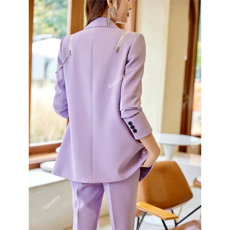 Женский деловой костюм из двух предметов