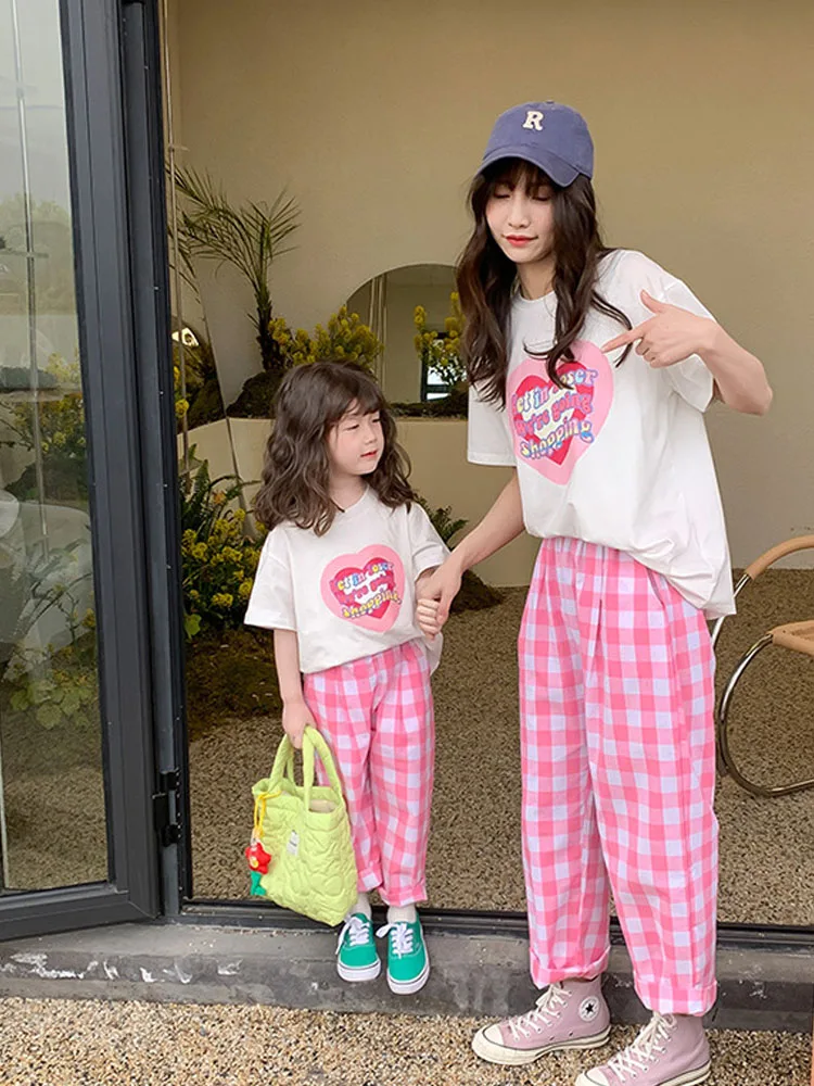 

Повседневные хлопковые летние костюмы из двух предметов в клетку с коротким рукавом для родителей и детей корейские брюки для девочек новые костюмы футболка для мамы и дочки