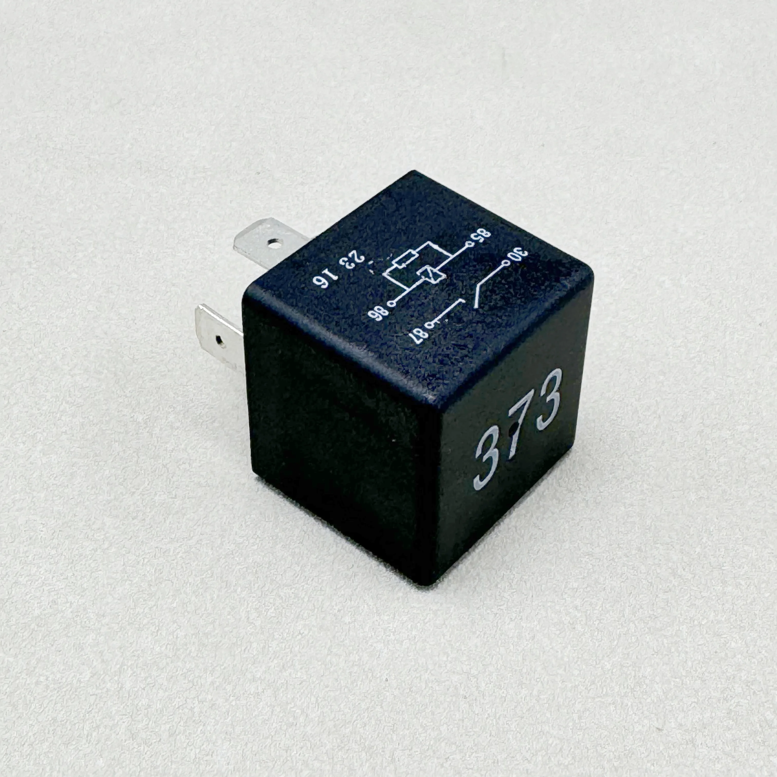 

Автомобильное реле # 373 подходит для VW EOS Golf Passat Polo Sharan Tiguan Touran Touareg AUDI 100 200 A2 A3 A4 A8 8D0951253A