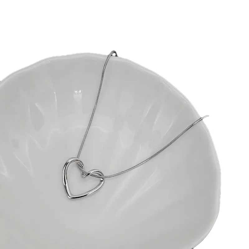 Ожерелье из нержавеющей стали с подвеской в виде сердца