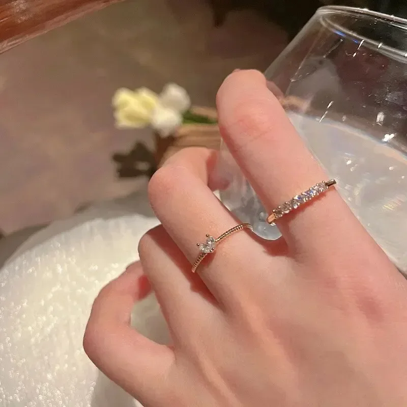 Женское регулируемое кольцо в виде сердца с фианитом