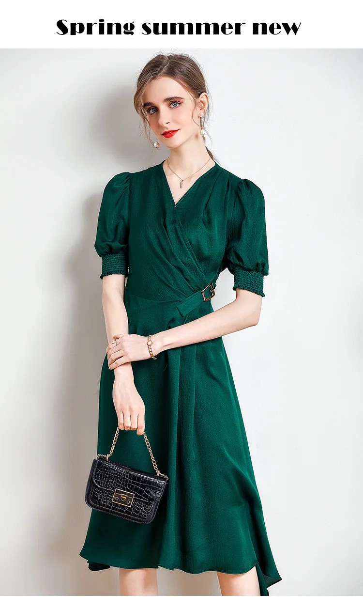 

Silk dress is spring/summer 2022 niche v-neck waist temperament show thin full-skirted dress tide