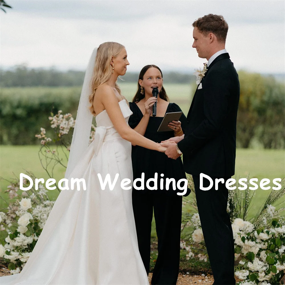 Рисунок 3 - Атласное свадебное платье-русалка без рукавов