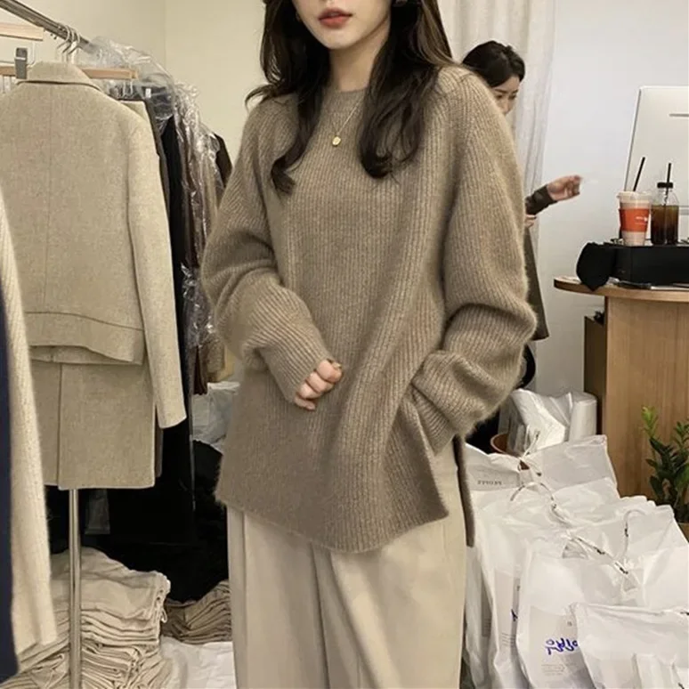 Рисунок 4 - Модный однотонный свитер в Корейском