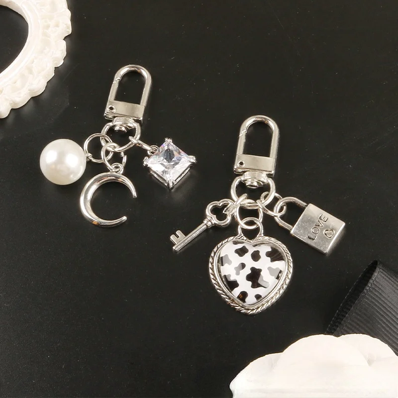 

1pc Fashion Heart Lock Keychain Creative Metal Pearl Moon Keyring Accessories Bag Key Decoration Women Charms Pendant Jewelry