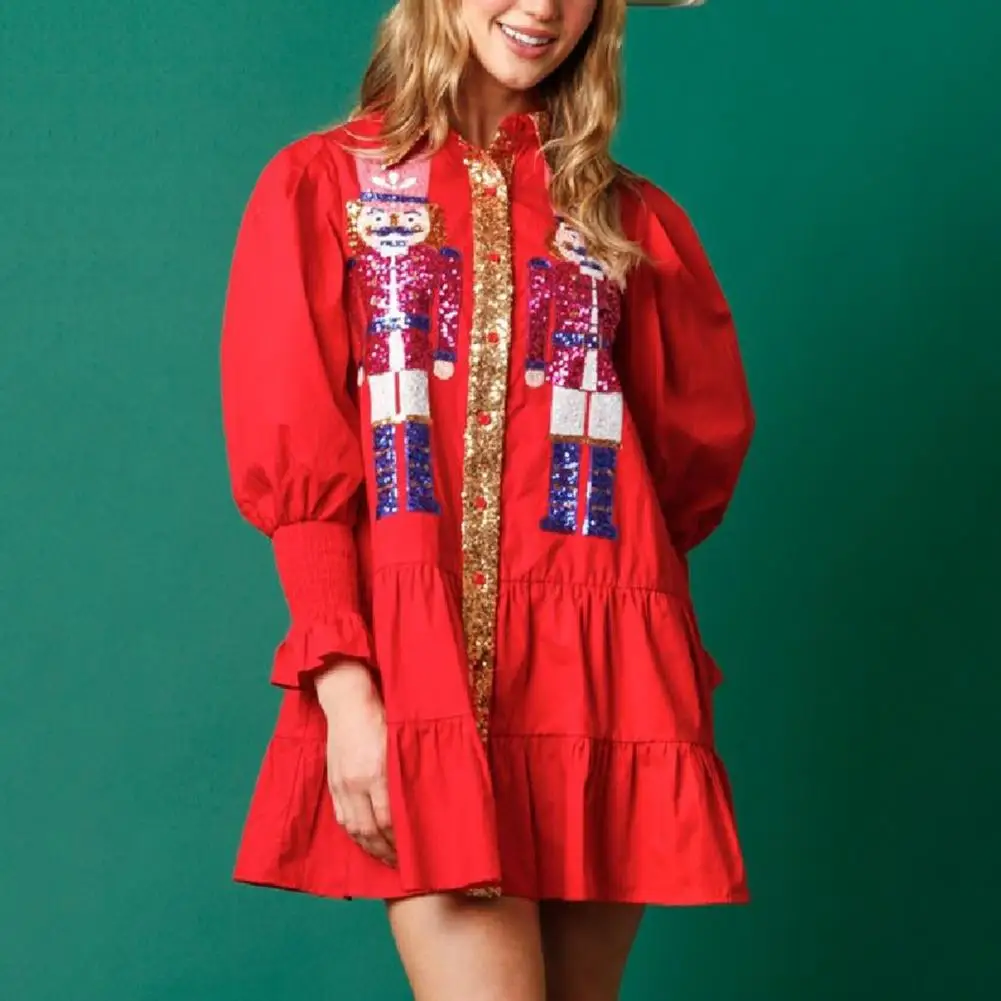 Женское платье трапециевидной формы с пайетками